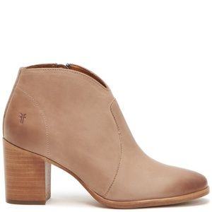 NWT Frye Nora Zip Short Leather Bootie